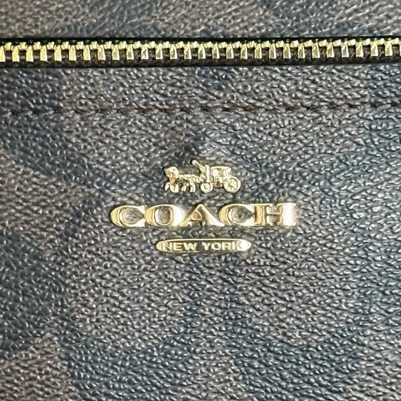 Authentic Coach Prairie Signature Black Brown Satchel Crossbody! - Picture 12 of 14